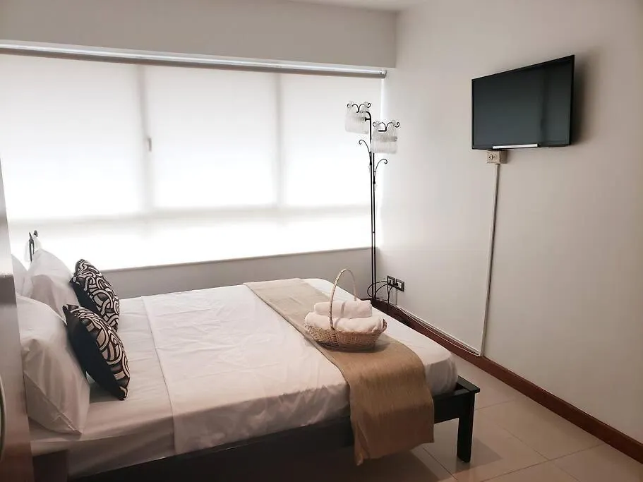 Ecusuites Torresol I Parking Trade Center - Gye Airport Guayaquil