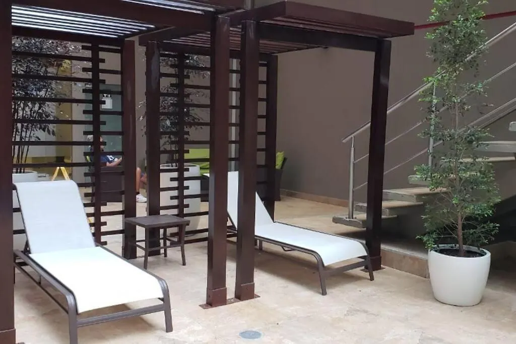 Ecusuites Torresol I Parking Trade Center - Gye Airport Guayaquil 0*,  Ekvador